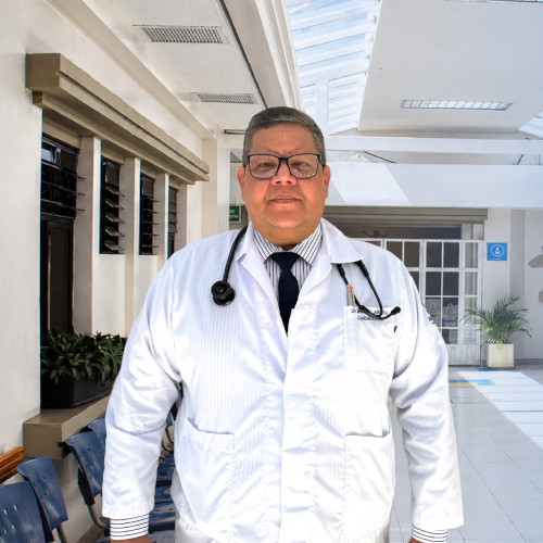 Dr. Manuel Arias